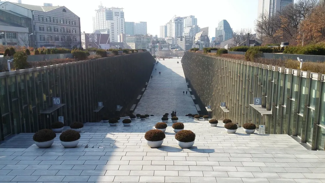 Ewha Womans Univ. Station area