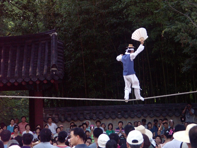 Jultagi, Tightrope Walking
