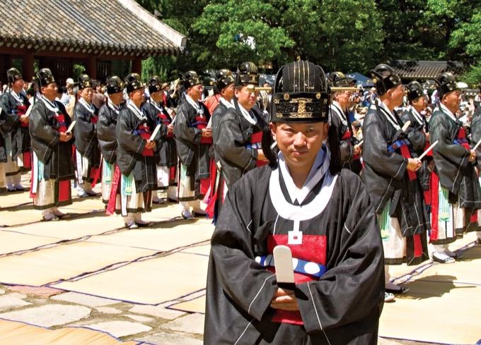 Royal Ancestral Ritual in the Jongmyo Shrine and its Music