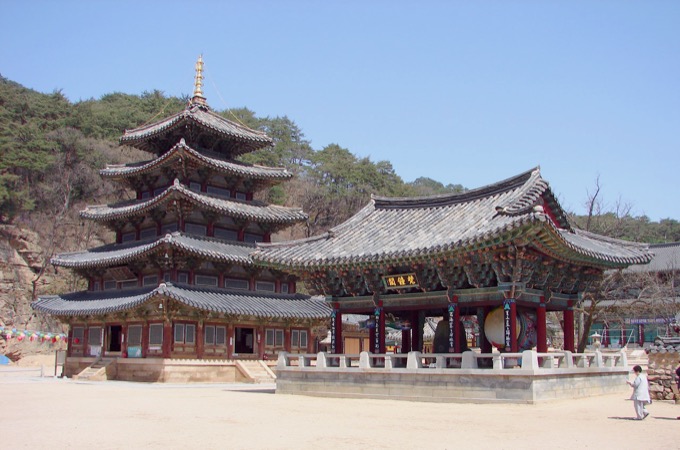Sansa, Buddhist Mountain Monasteries in Korea